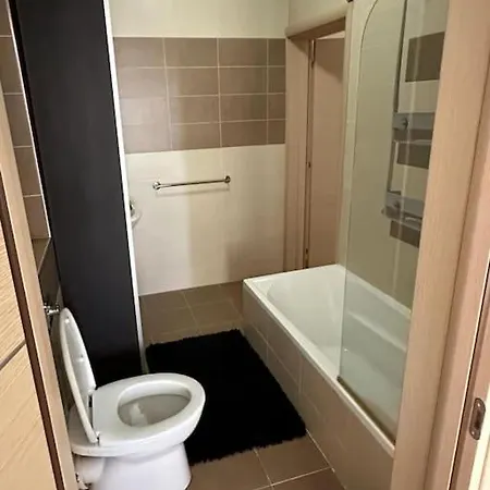 Modern - Close To The & Pv Is-Swieqi